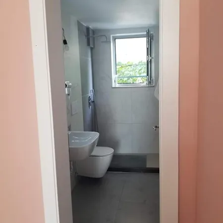 Main Street 地拉那